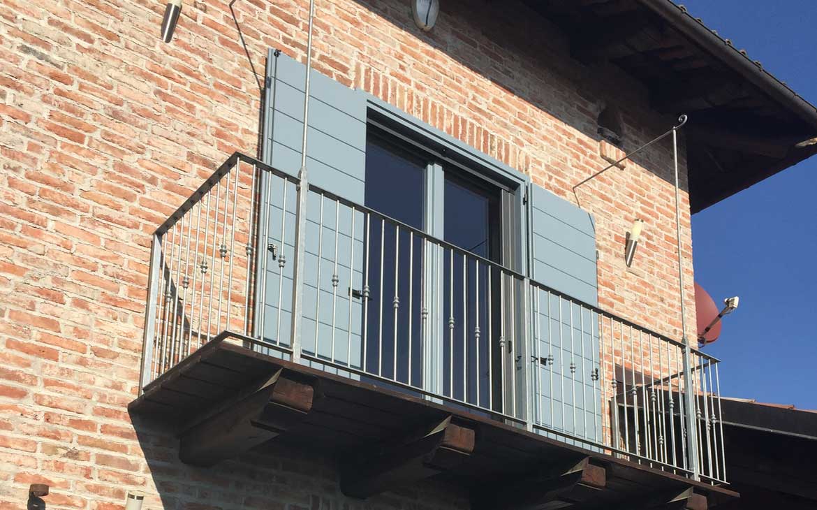 Persiane su misura in legno per finestre