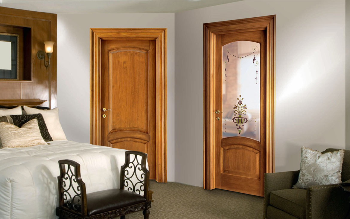 Porte in legno pregiato con dettagli personalizzati