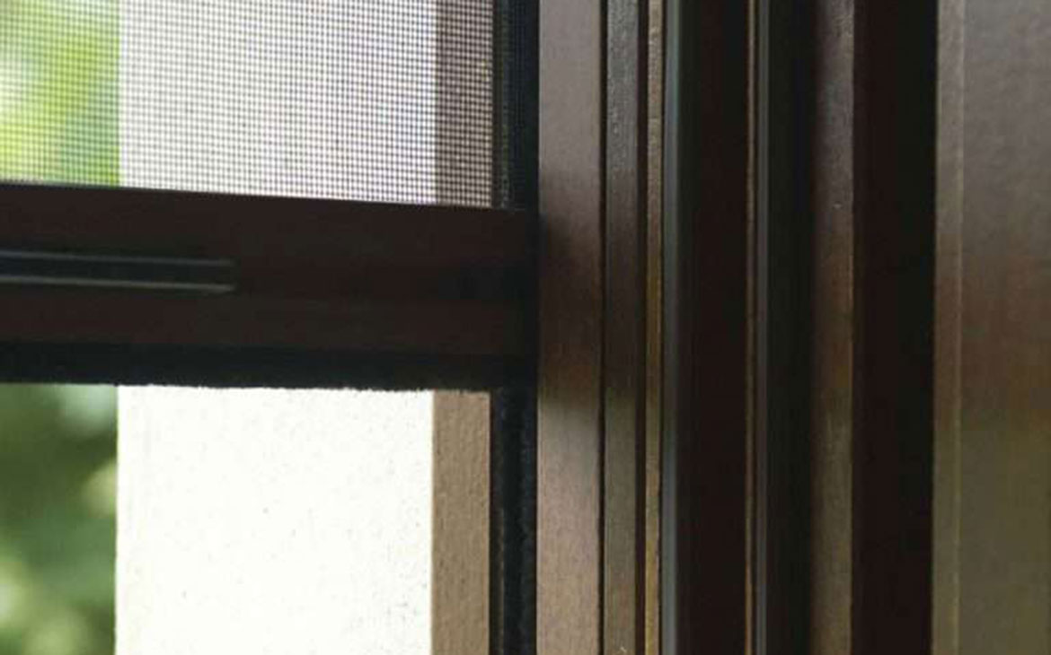 Zanzariere su misura per finestre e porte